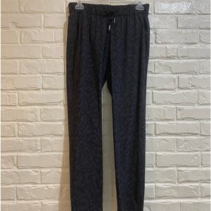 Lululemon On the Fly Pant (7/8 length)
